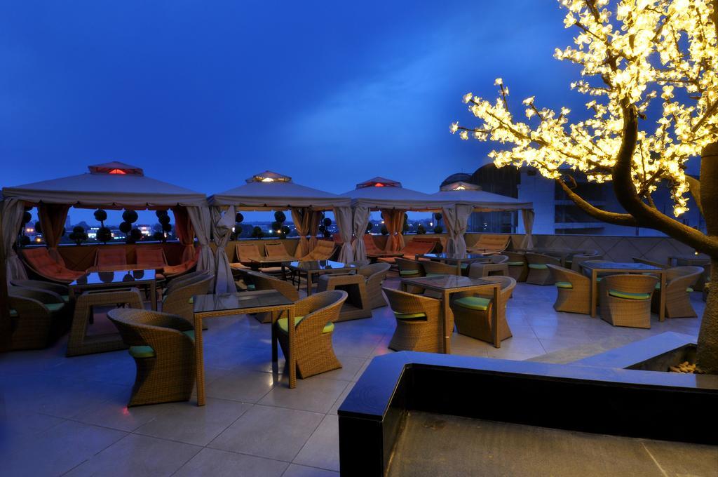 The Cove Hotel Panchkula Exterior foto