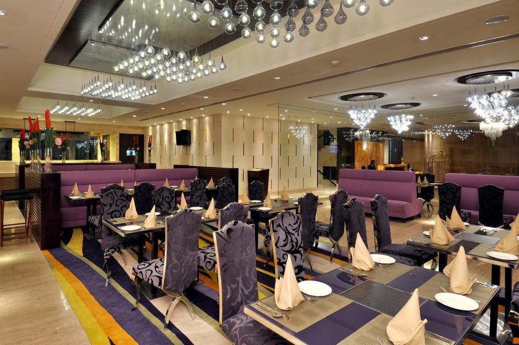 The Cove Hotel Panchkula Exterior foto