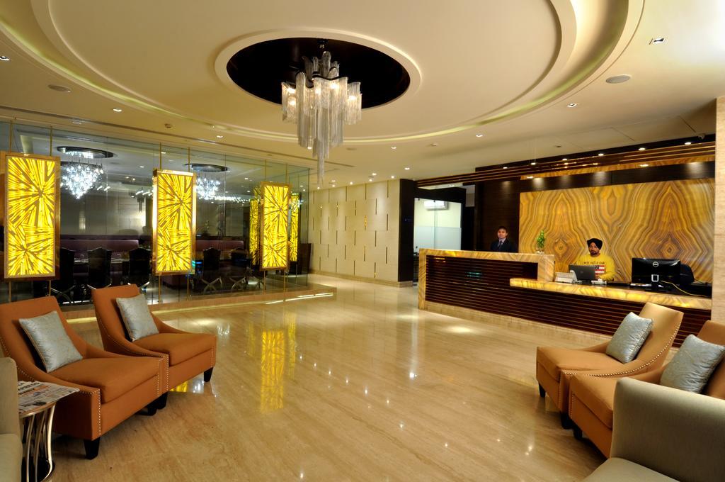 The Cove Hotel Panchkula Exterior foto