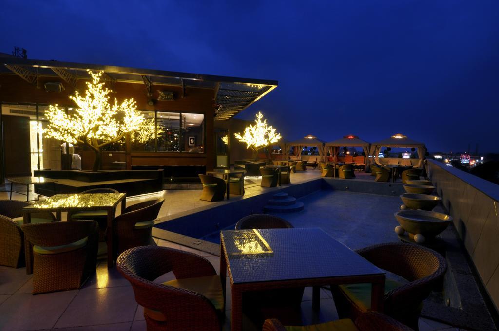 The Cove Hotel Panchkula Exterior foto